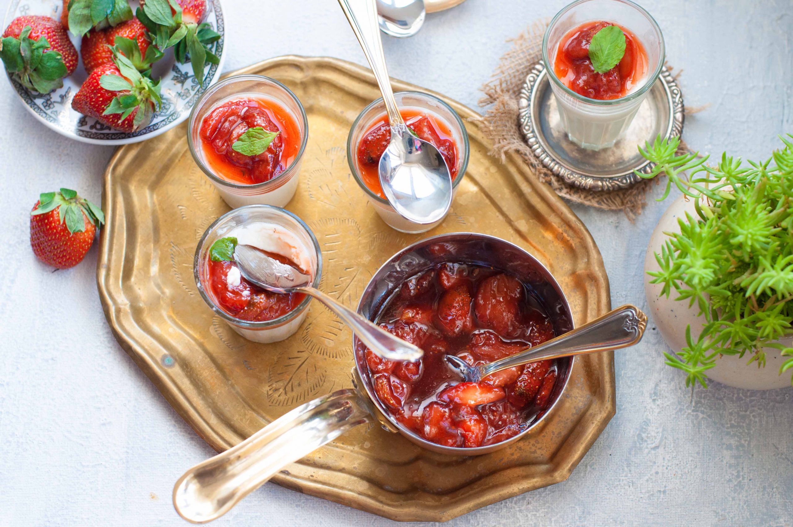 Vanilla Panna Cotta with Strawberry Compote