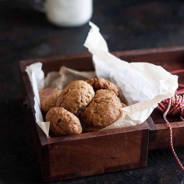 Healthy Oatmeal and Raisin Cookies