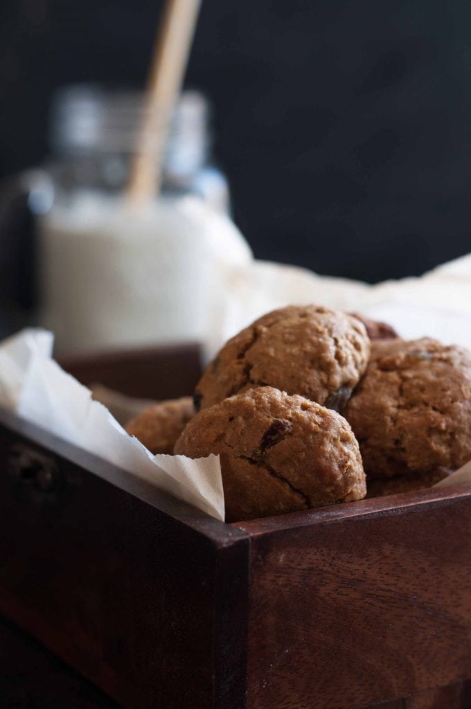 Healthy Oatmeal and Raisin Cookies