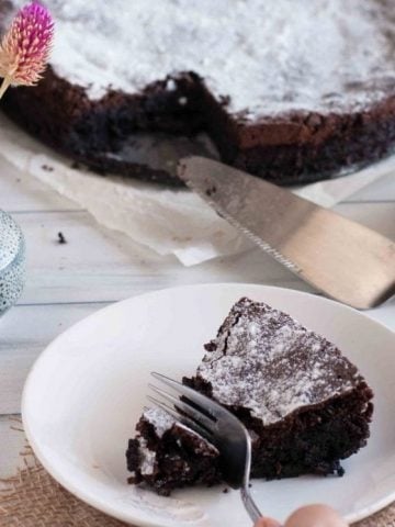 Gluten Free Flourless Chocolate Cake