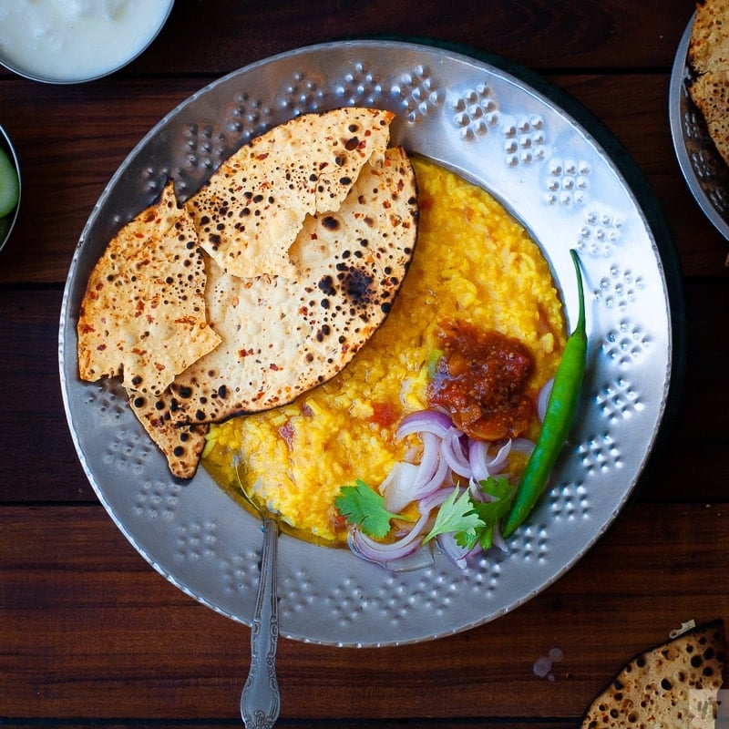 Instant Pot Basic Indian Dal Khichdi - Quick and Easy One Pot one Shot Vegetarian Indian Khichdi with minimum ingredients along with pressure cooker recipe. #instantpot #recipe#indianrecipe #indianricerecipe #indiankhichadirecipe