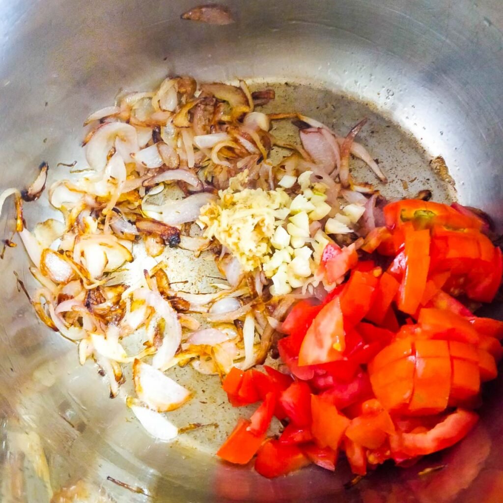 Making the pulao base sauce