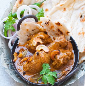 Mughlai Chicken Korma -North Indian Chicken Curry made Cashews,Poppy Seeds and whole Spices.A quick Instant Pot recipe and slow stove top recipe included. #instantpot #korma #chickenkorma #mughlai #northindianchicken #chickencurry