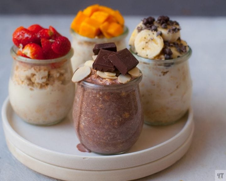 Easy Overnight Oats - Healthy cold refrigerated rolled oatmeal pudding