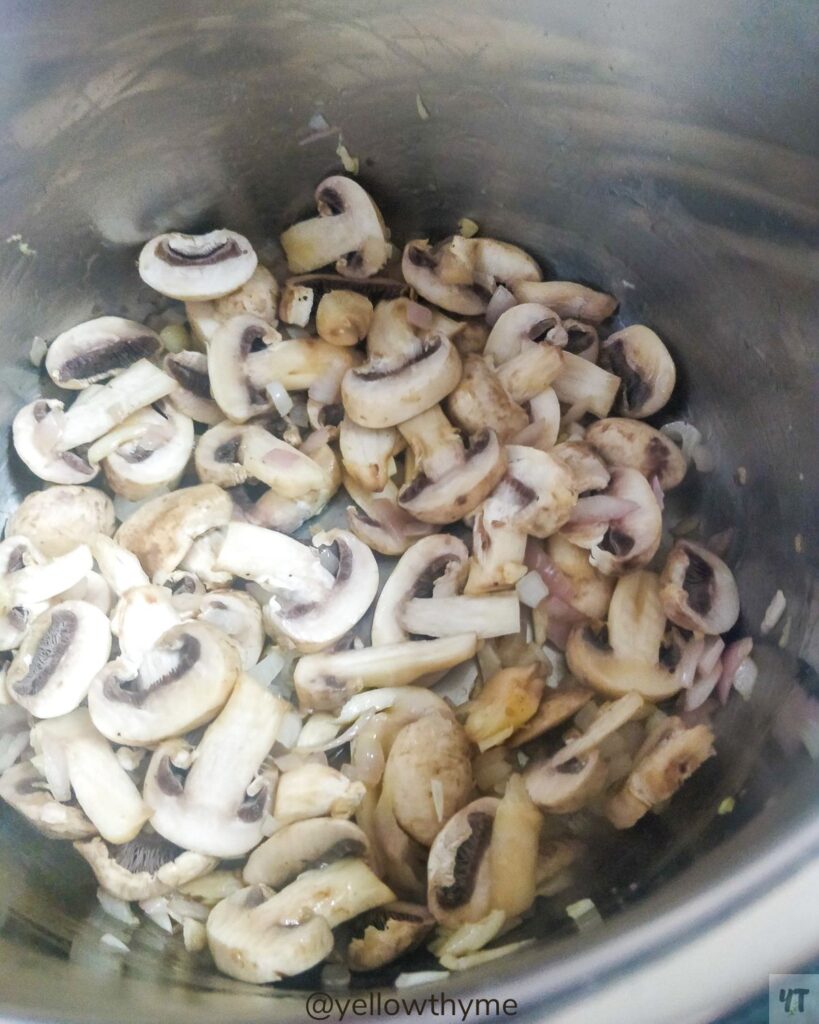 sliced button Mushrooms in the instant pot