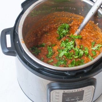 Instant Pot Pav Bhaji Recipe- Quick and Easy pressure cooked version of Mumabi Pao Bhaji -A Spicy Indian vegetable mash usually served with bread rolls. #instantpot #instantpotpavbhaji #indianinstantpotrecipe #recipe #pressurecooked #instantpotindian #indianrecipe