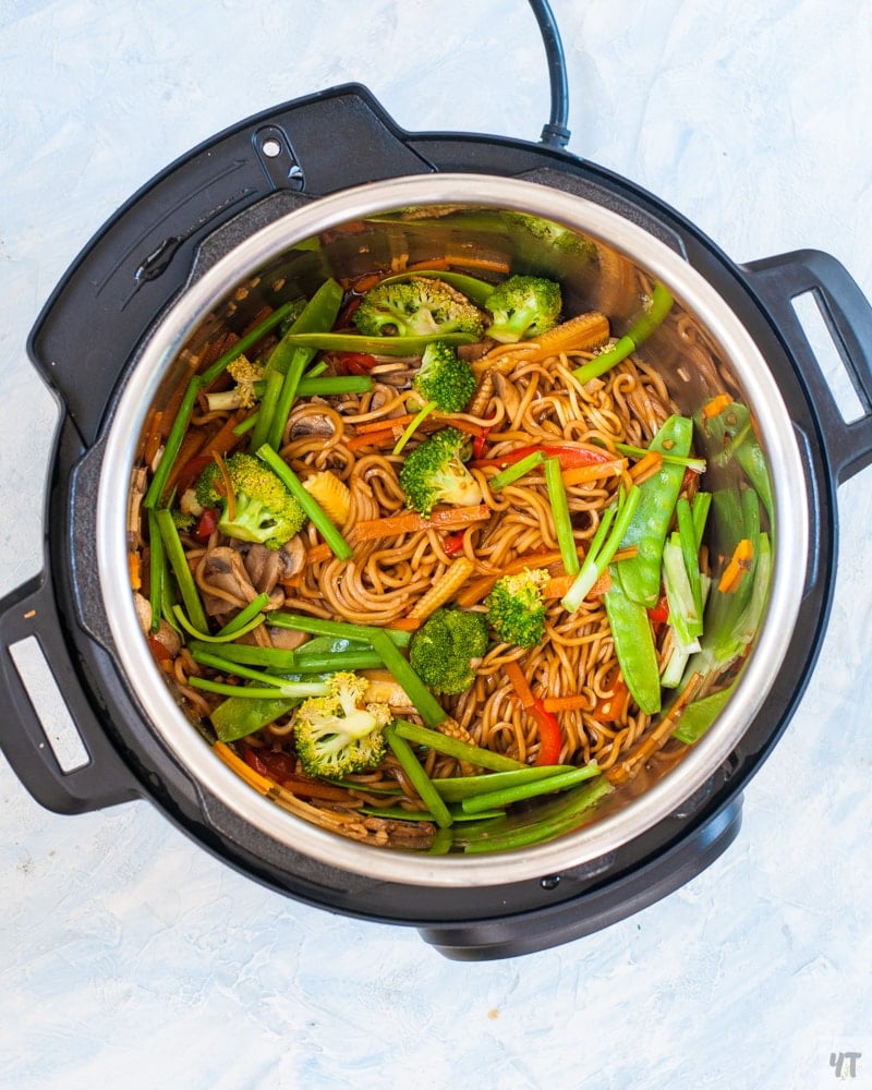 Instant Pot Lo Mein - Asian Style Vegan Noodles in the instant pot.