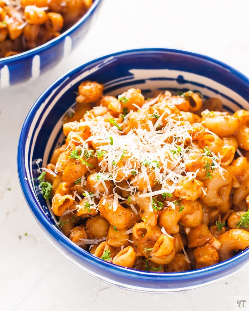 Instant Pot Pasta with chickpeas in a blue bowl