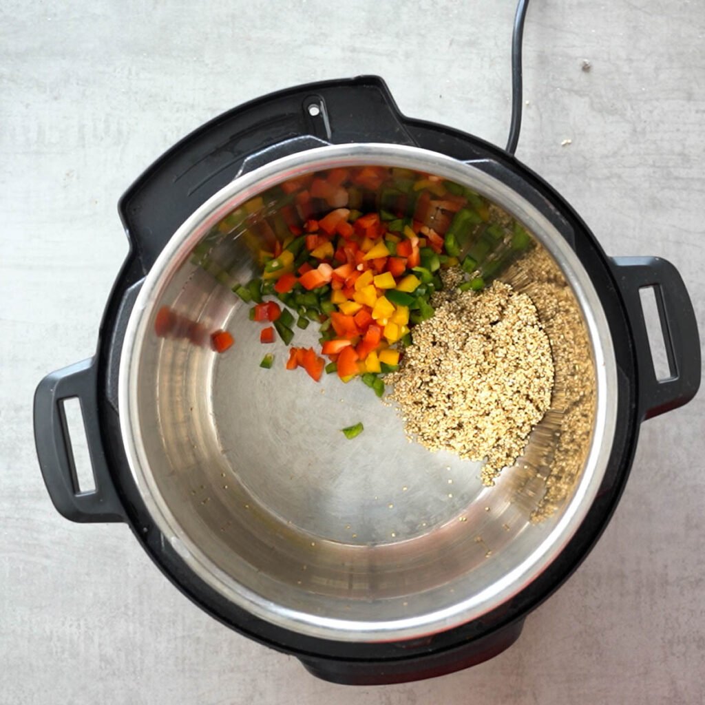 Quinoa & bell peppers in the instant pot