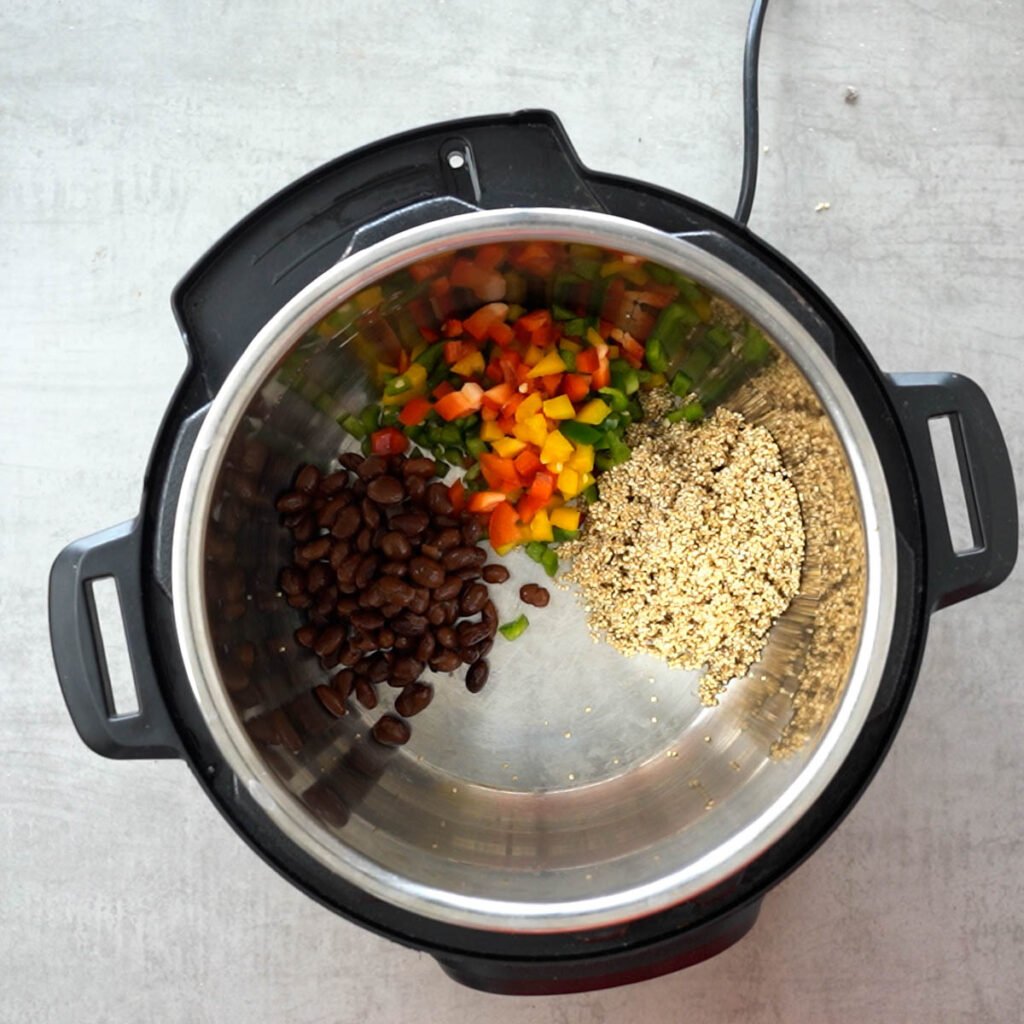 Quinoa,beans & bell peppers in the instant pot