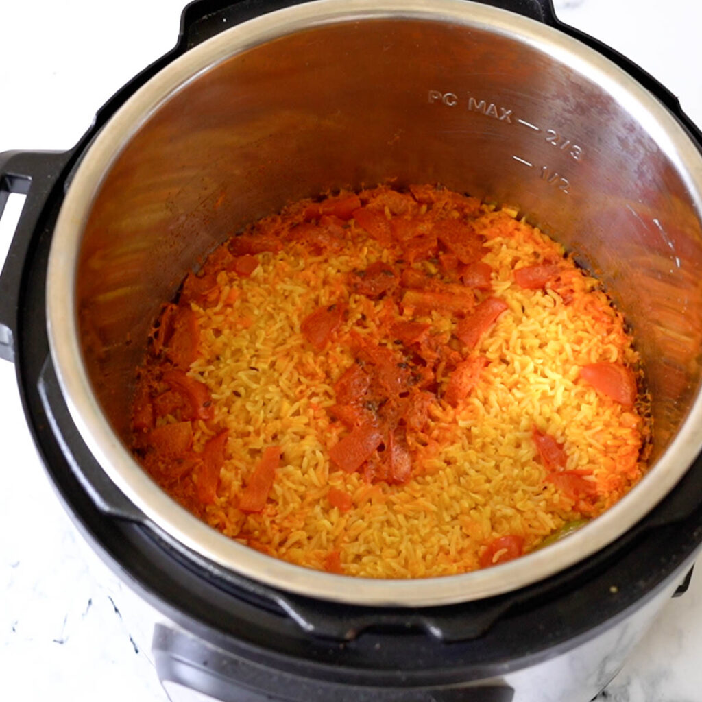 Cooked khichdi in the instant pot