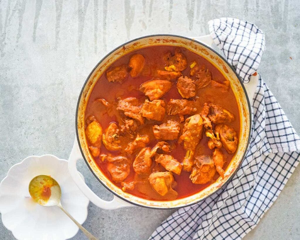 Goan chicken vindaloo in a white pot