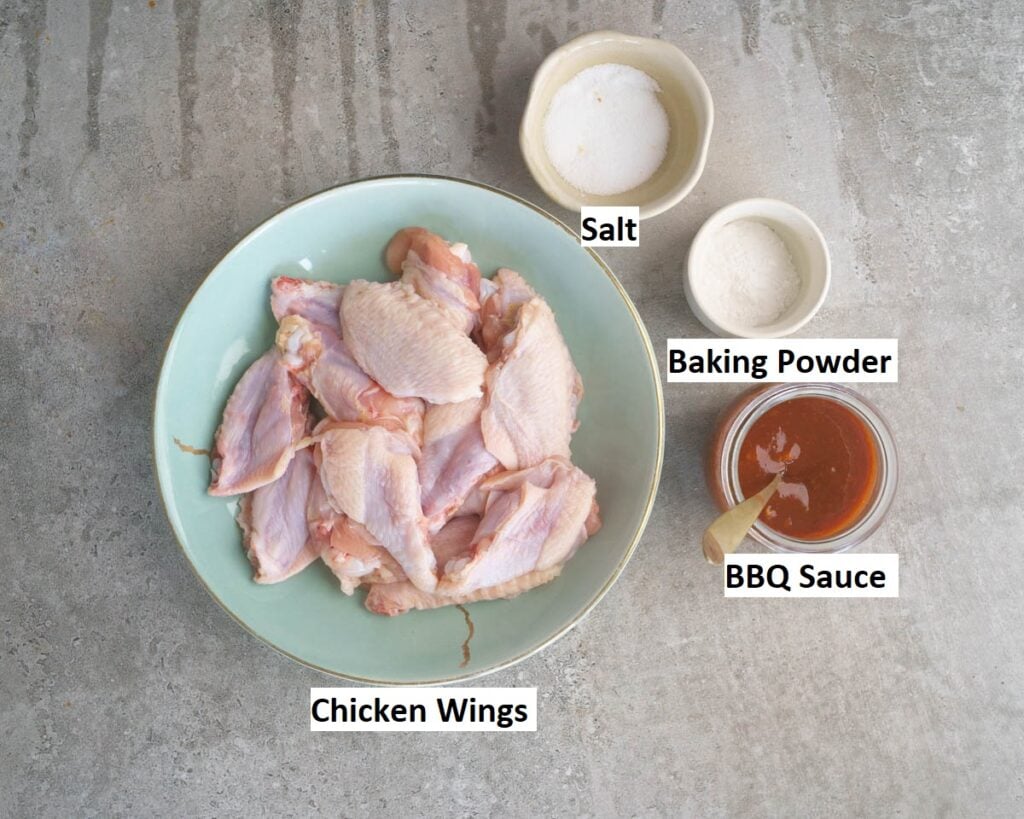 Ingredients to make bbq chicken wings
Chicken Wings
Baking Powder
Salt
Barbecue Sauce